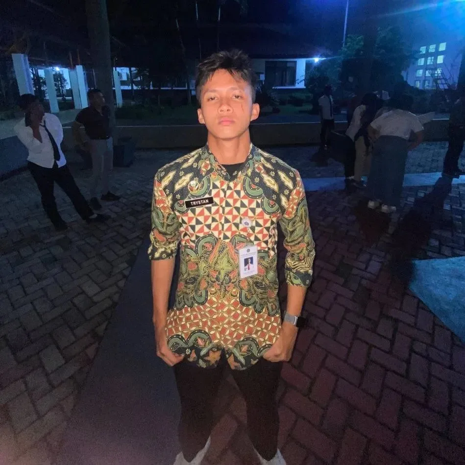 Trystan Adrian professional photo